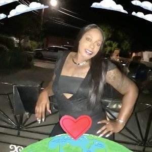 Meet your Posher, Amoy